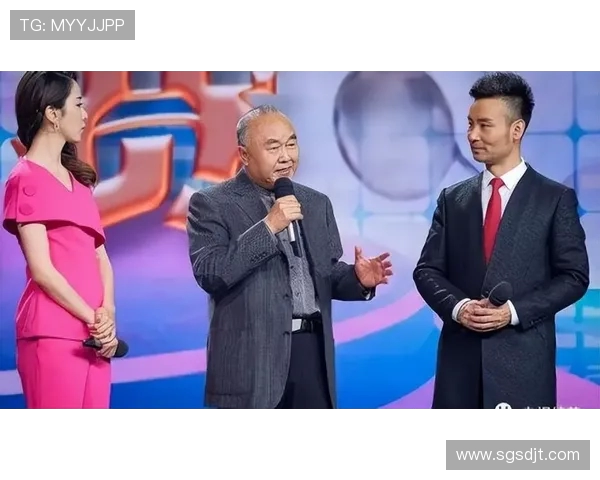 足球巨星传奇之路：从草根到世界之巅的奋斗与荣耀