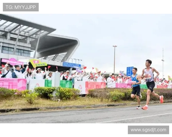 全球顶级体育盛事激战正酣展现竞技荣耀与团队精神风采跃动赛场间