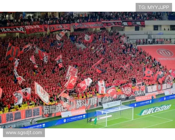 上海海港鏖战成都蓉城强强对决再掀中超冠军争夺新高潮