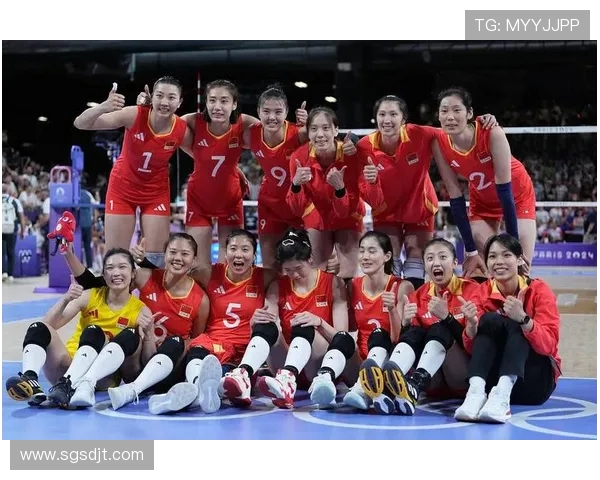 中国女排连克强敌再夺世界冠军展现新时代体育精神与团队力量