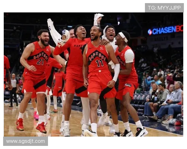 密尔沃基雄鹿迎战劲敌,激战正酣,争夺季后赛席位关键对决